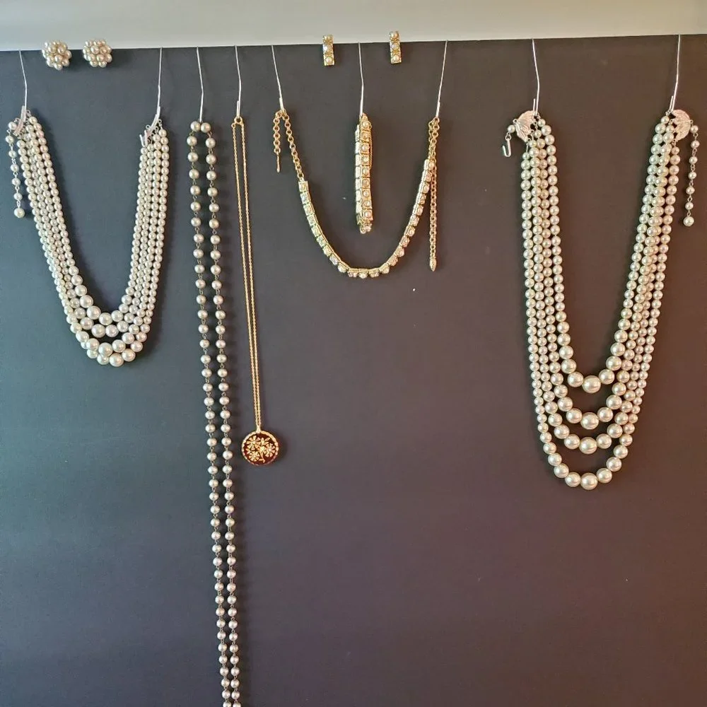 Large Collection of Vintage Costume Jewelry - Picture 3 of 7